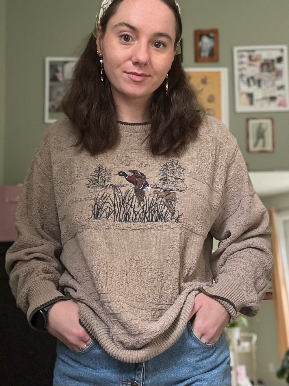 Roundtree & Yorke Brown Knit Crewneck Sweater with Subtle Green Trim